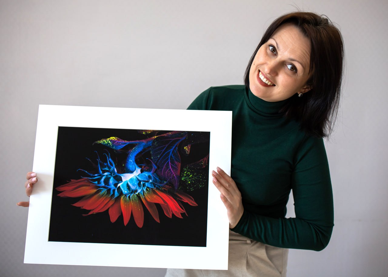 My sunflower works have been selected for the RHS Botanical Art & Photography Show at the Saatchi Gallery, London.