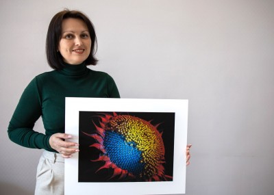 My artwork with sunflowers for the RHS Botanical Art & Photography Show, Saatchi Gallery, London. Photo by Liubov Kartashova. #1