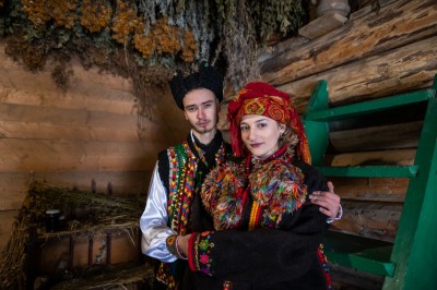 Courtship for Hutsul. Image #6