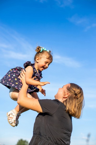 Mom and daughter. Image #15