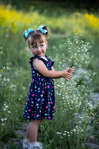 Mom and daughter. Image #16