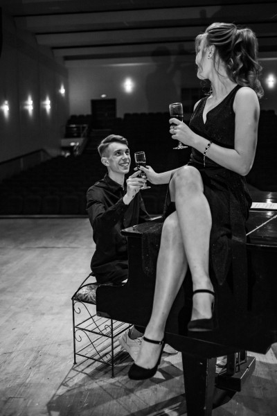 Meeting at the piano. Image #3