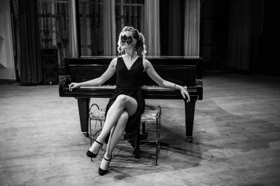 Meeting at the piano. Image #5