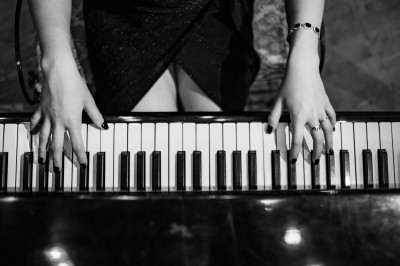 Meeting at the piano. Image #7