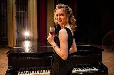 Meeting at the piano. Image #10