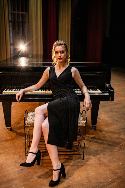 Meeting at the piano. Image #13