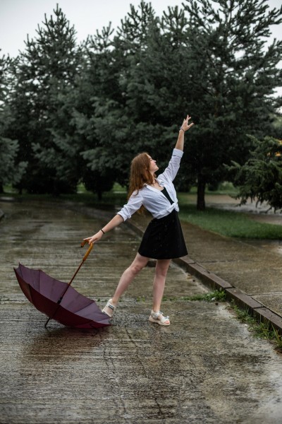 In the rain, Diana. Image #4