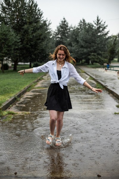 In the rain, Diana. Image #6