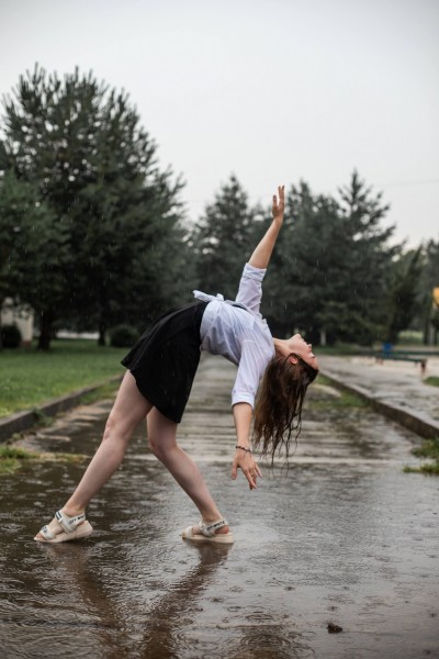 In the rain, Diana. Image #10