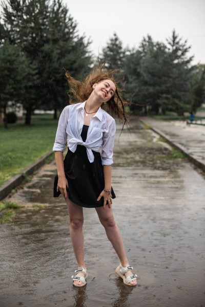 In the rain, Diana. Image #13