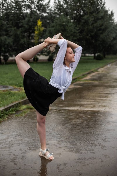 In the rain, Diana. Image #14