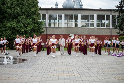 "Golden Trumpets" Orchestra and "Cheerleaders". Image #2