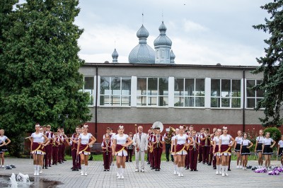 "Golden Trumpets" Orchestra and "Cheerleaders". Image #5