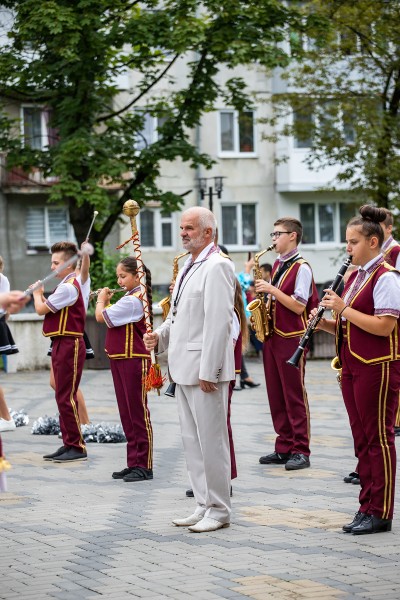 "Golden Trumpets" Orchestra and "Cheerleaders". Image #10