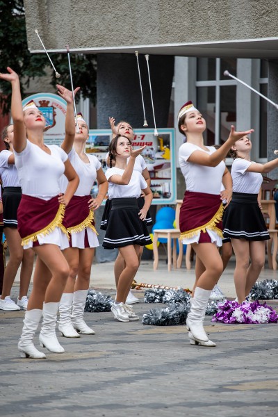 "Golden Trumpets" Orchestra and "Cheerleaders". Image #27