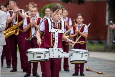 "Golden Trumpets" Orchestra and "Cheerleaders". Image #32