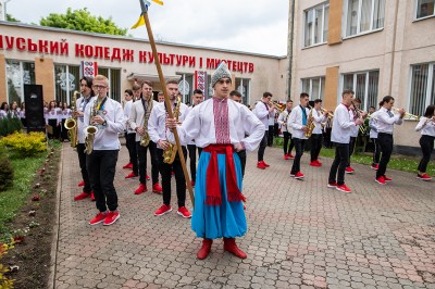 Ukraine's record - the largest embroidered towel (2021). Image #5
