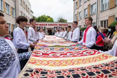 Ukraine's record - the largest embroidered towel (2021)