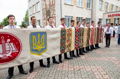 Ukraine's record - the largest embroidered towel (2021). Image #9