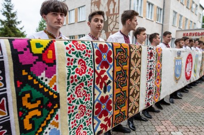 Ukraine's record - the largest embroidered towel (2021). Image #13