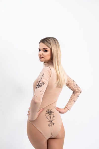 Gentle and sexy. Image #15